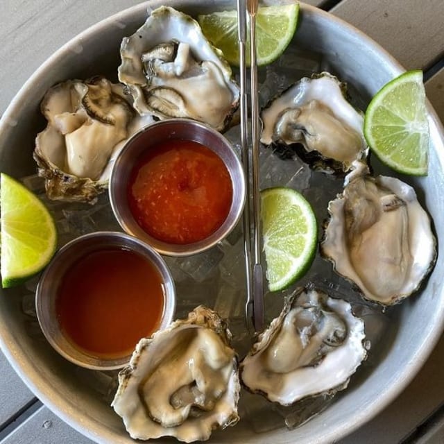 Premium Raw Oyster.